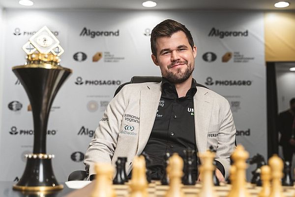 THATS REALLY REALLY AWESOME!  Magnus Carlsen vs Luis Paulo Supi